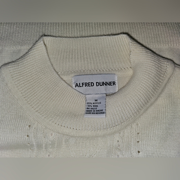Alfred Dunner Wonens Vintage Pointelle Beaded High Neck Knit Sweater Top Sz M - Picture 13 of 13